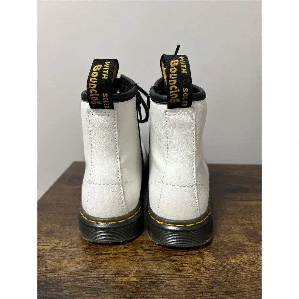 Dr Doc Martens White Air Wair Boots AW004 Kids Youth Size 2 Punk Goth ZAVALA‎ J